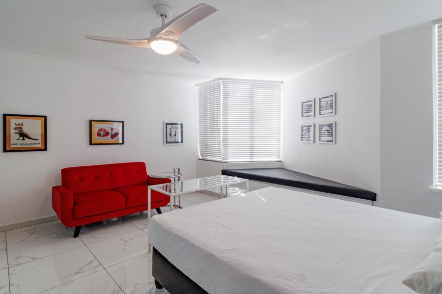 1 Bedroom Property for Sale in Sea Point Western Cape